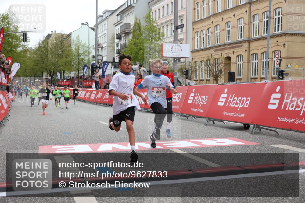 25.04.2026 - Das Zehntel Strokosch-Dieckow http://msf.ph/oto/9627833 25.04.2026 10:51:02 Ziel 6000, 6066, 6119, 6410, 6510, 6525, 6533, 6555, 7393, 7501, 7582 meine-sportfotos.de