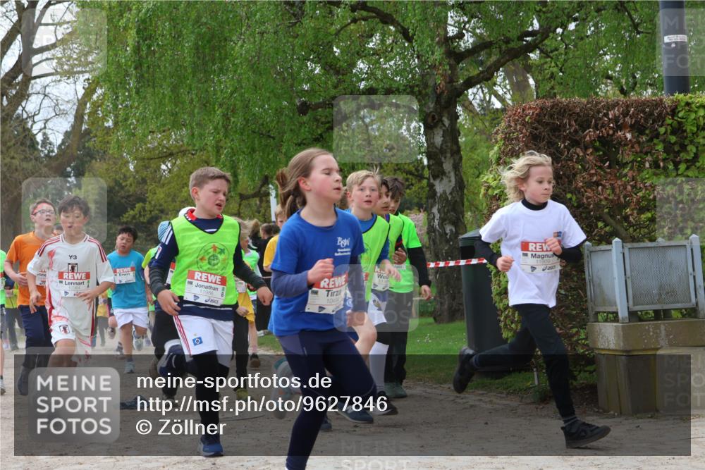 25.04.2026 - Das Zehntel Zöllner http://msf.ph/oto/9627846 25.04.2026 11:41:24 Laufen 3, 10364, 11986, 1049, 11909 meine-sportfotos.de