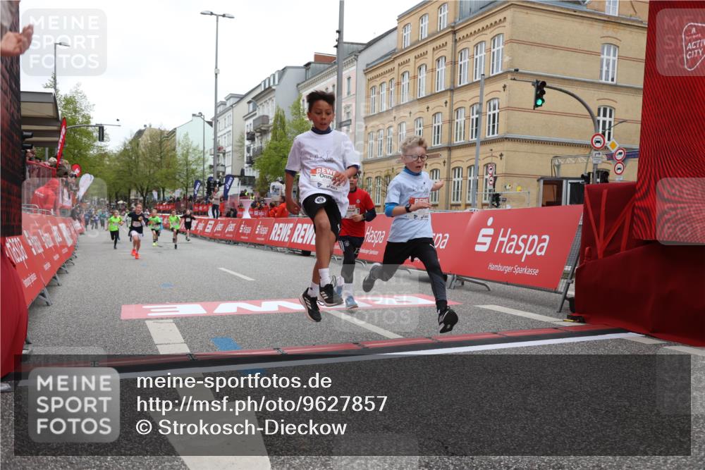 25.04.2026 - Das Zehntel Strokosch-Dieckow http://msf.ph/oto/9627857 25.04.2026 10:51:02 Ziel 6000, 6066, 6119, 6410, 6510, 6525, 6533, 6555, 7393, 7501, 7582 meine-sportfotos.de