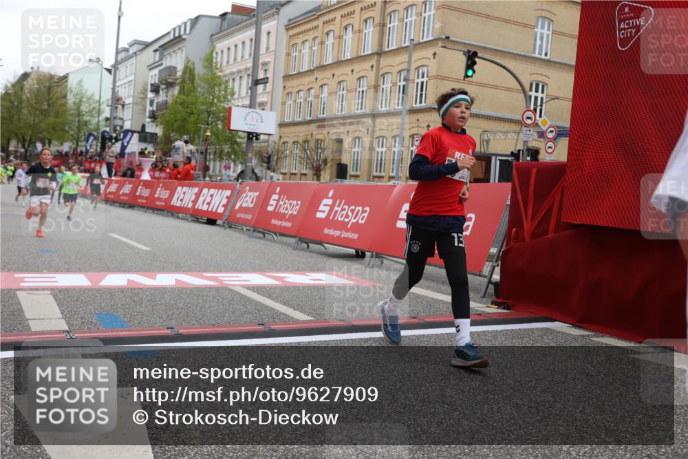 25.04.2026 - Das Zehntel Strokosch-Dieckow http://msf.ph/oto/9627909 25.04.2026 10:51:04 Ziel 5287, 5298, 6119, 6410, 6510, 6525, 6533, 6555, 6733, 7331, 7393, 7501, 7582 meine-sportfotos.de