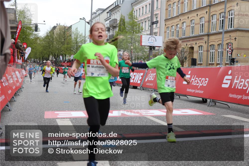 25.04.2026 - Das Zehntel Strokosch-Dieckow http://msf.ph/oto/9628025 25.04.2026 10:51:07 Ziel 5287, 5298, 5482, 5736, 6119, 6410, 6496, 6510, 6525, 6533, 6555, 6733, 7104, 7331, 7393, 7704 meine-sportfotos.de