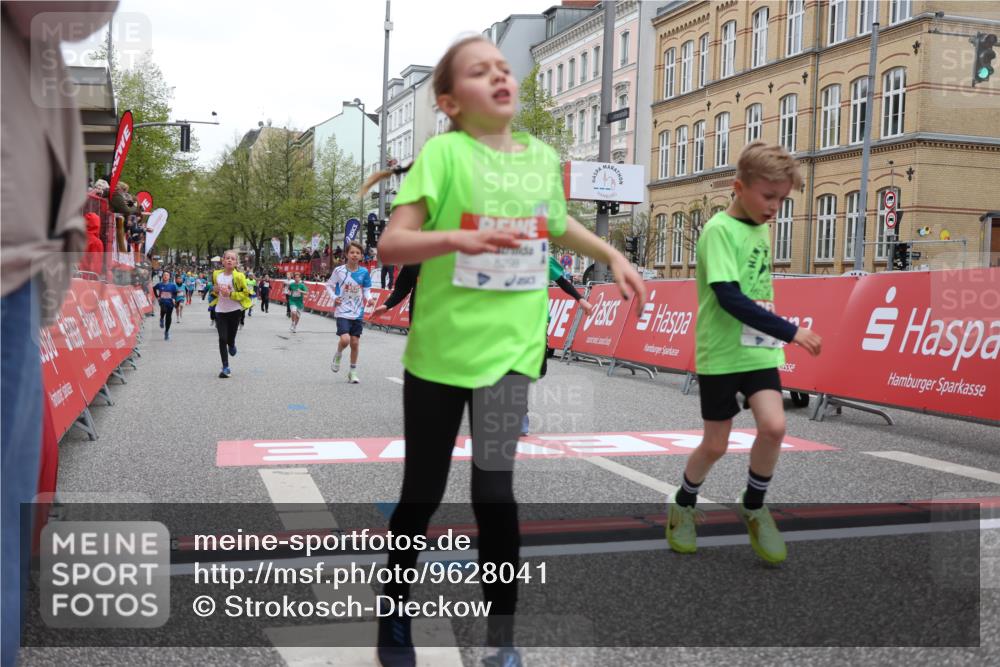 25.04.2026 - Das Zehntel Strokosch-Dieckow http://msf.ph/oto/9628041 25.04.2026 10:51:07 Ziel 5287, 5298, 5482, 5736, 6119, 6410, 6496, 6510, 6525, 6533, 6555, 6733, 7104, 7331, 7393, 7704 meine-sportfotos.de