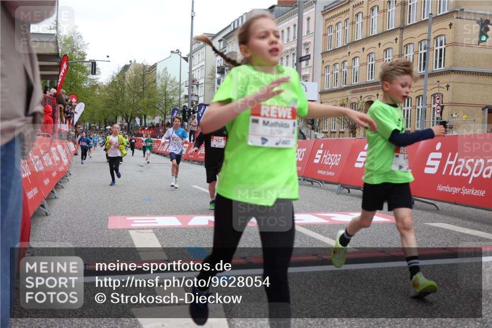 25.04.2026 - Das Zehntel Strokosch-Dieckow http://msf.ph/oto/9628054 25.04.2026 10:51:07 Ziel 5287, 5298, 5482, 5736, 6119, 6410, 6496, 6510, 6525, 6533, 6555, 6733, 7104, 7331, 7393, 7704 meine-sportfotos.de