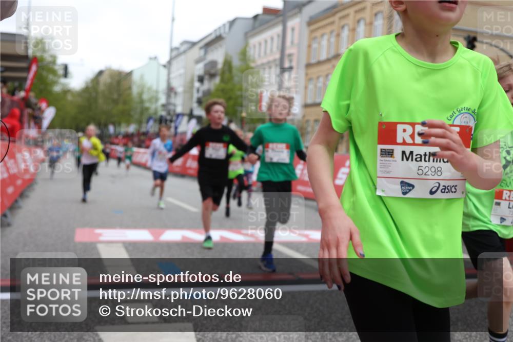 25.04.2026 - Das Zehntel Strokosch-Dieckow http://msf.ph/oto/9628060 25.04.2026 10:51:08 Ziel 5036, 5287, 5298, 5482, 5736, 6119, 6496, 6510, 6525, 6533, 6733, 7104, 7331, 7393, 7704 meine-sportfotos.de