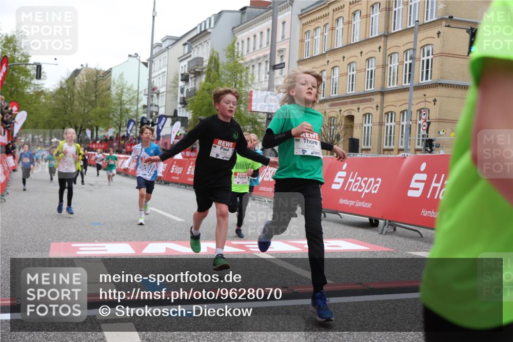 25.04.2026 - Das Zehntel Strokosch-Dieckow http://msf.ph/oto/9628070 25.04.2026 10:51:08 Ziel 5036, 5287, 5298, 5482, 5736, 6119, 6496, 6510, 6525, 6533, 6733, 7104, 7331, 7393, 7704 meine-sportfotos.de