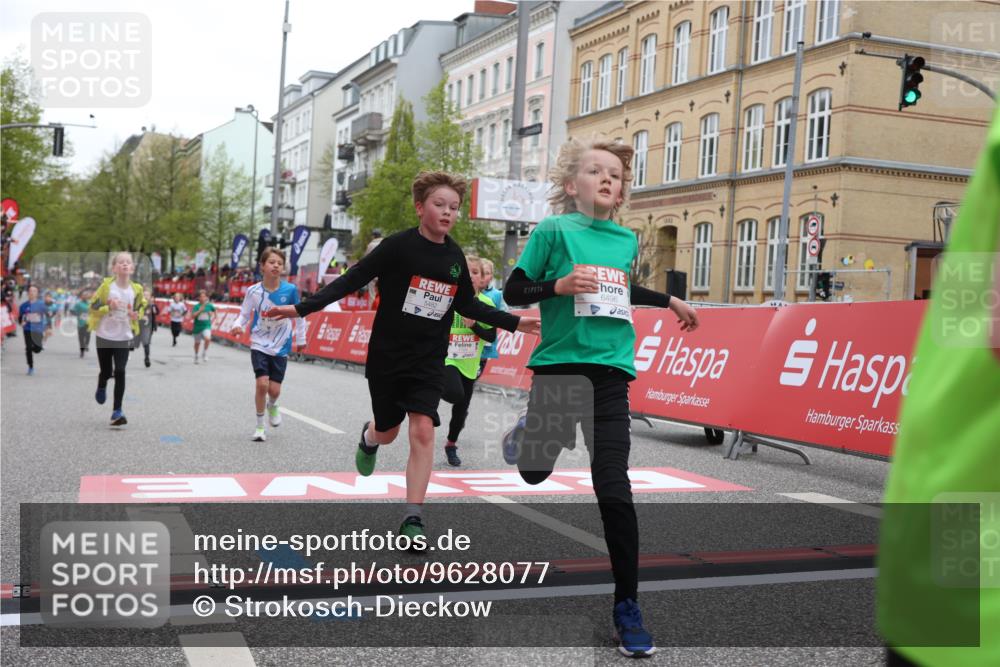 25.04.2026 - Das Zehntel Strokosch-Dieckow http://msf.ph/oto/9628077 25.04.2026 10:51:08 Ziel 5036, 5287, 5298, 5482, 5736, 6119, 6496, 6510, 6525, 6533, 6733, 7104, 7331, 7393, 7704 meine-sportfotos.de