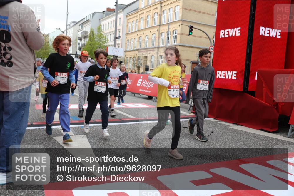 25.04.2026 - Das Zehntel Strokosch-Dieckow http://msf.ph/oto/9628097 25.04.2026 09:01:52 Ziel 1536, 1553, 1671, 1678, 1919, 2138, 2154, 2350, 2406, 2587, 2627, 2720, 2724, 2743, 2929, 2967, 3054, 3055, 3362, 3474, 3488, 3510, 3514, 3540, 3802, 3925, 4004 meine-sportfotos.de