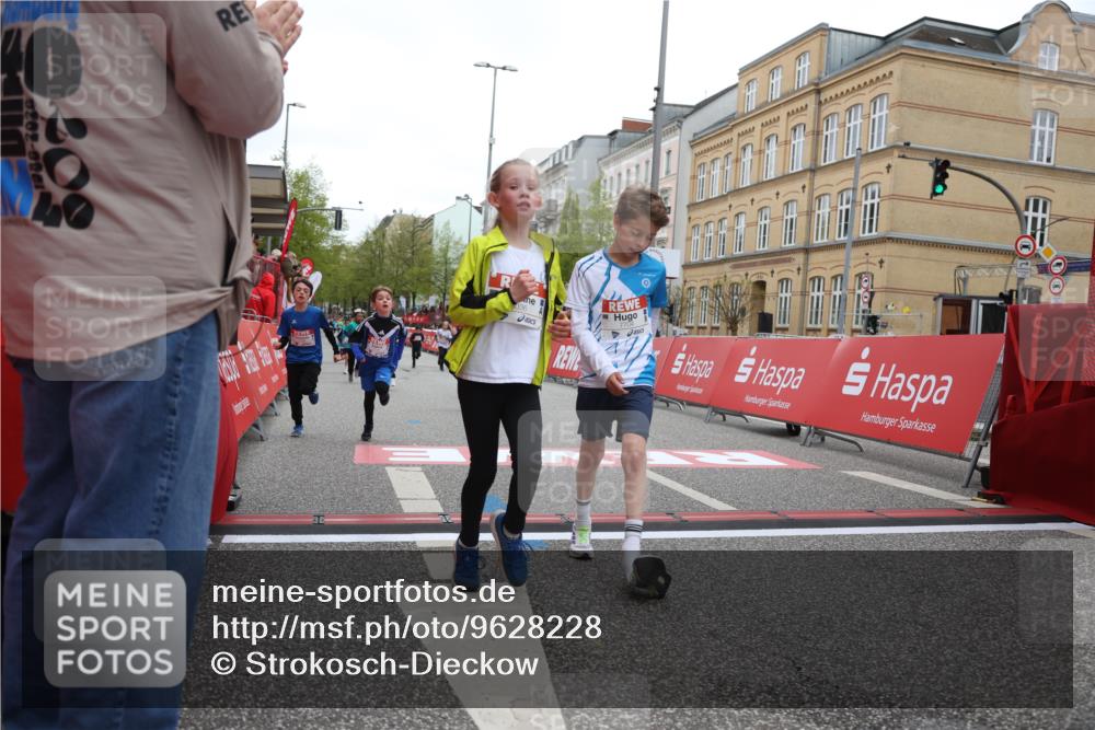 25.04.2026 - Das Zehntel Strokosch-Dieckow http://msf.ph/oto/9628228 25.04.2026 10:51:11 Ziel 5036, 5287, 5298, 5482, 5736, 5743, 5869, 6496, 6733, 7104, 7198, 7199, 7201, 7331, 7704, 7928 meine-sportfotos.de
