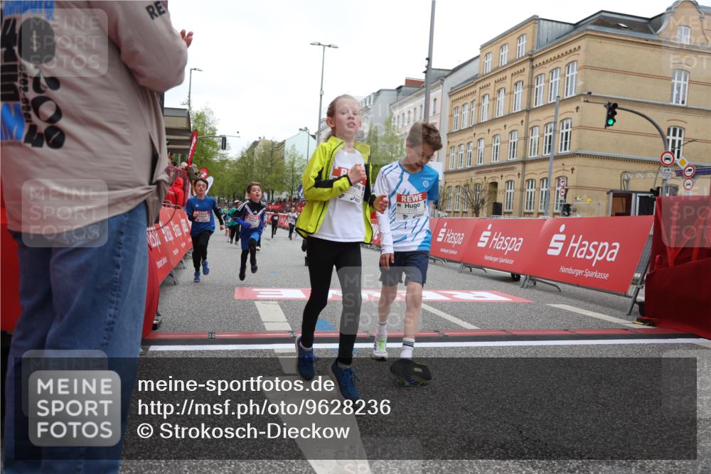 25.04.2026 - Das Zehntel Strokosch-Dieckow http://msf.ph/oto/9628236 25.04.2026 10:51:11 Ziel 5036, 5287, 5298, 5482, 5736, 5743, 5869, 6496, 6733, 7104, 7198, 7199, 7201, 7331, 7704, 7928 meine-sportfotos.de