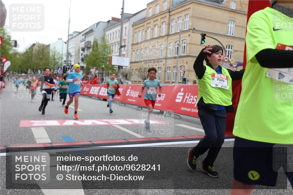 25.04.2026 - Das Zehntel Strokosch-Dieckow http://msf.ph/oto/9628241 25.04.2026 10:51:21 Ziel 5422, 5457, 5458, 5580, 5811, 5885, 6039, 6099, 6717, 6919, 7391, 7546, 7955 meine-sportfotos.de