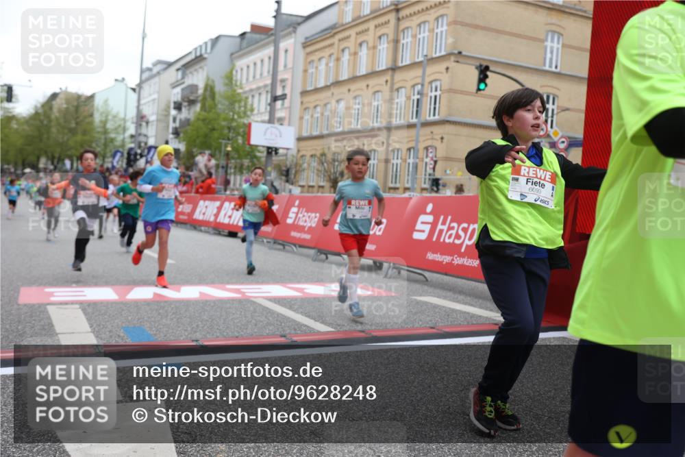 25.04.2026 - Das Zehntel Strokosch-Dieckow http://msf.ph/oto/9628248 25.04.2026 10:51:21 Ziel 5422, 5457, 5458, 5580, 5811, 5885, 6039, 6099, 6717, 6919, 7391, 7546, 7955 meine-sportfotos.de