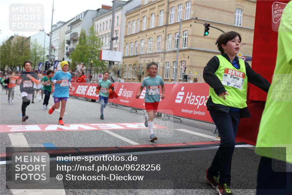 25.04.2026 - Das Zehntel Strokosch-Dieckow http://msf.ph/oto/9628256 25.04.2026 10:51:21 Ziel 5422, 5457, 5458, 5580, 5811, 5885, 6039, 6099, 6717, 6919, 7391, 7546, 7955 meine-sportfotos.de