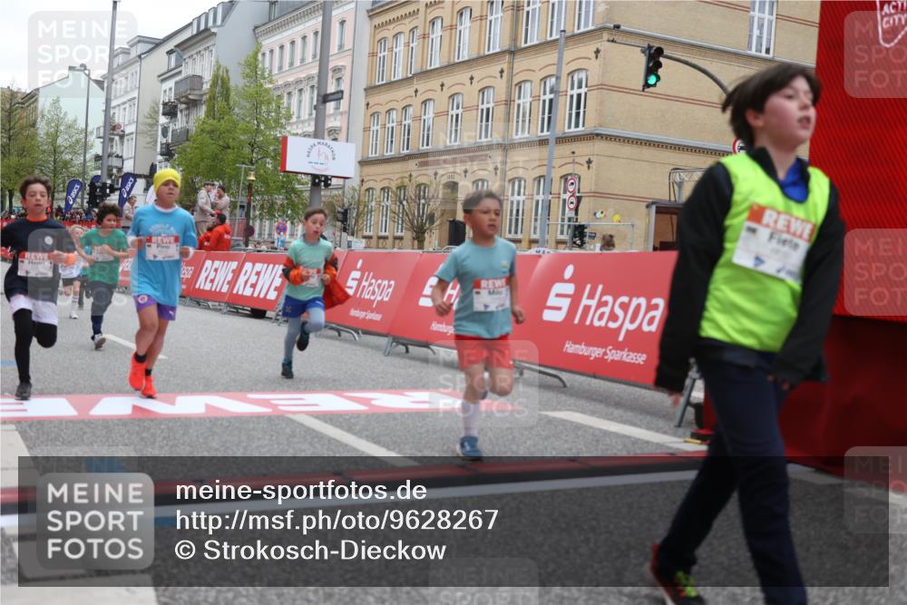 25.04.2026 - Das Zehntel Strokosch-Dieckow http://msf.ph/oto/9628267 25.04.2026 10:51:21 Ziel 5422, 5457, 5458, 5580, 5811, 5885, 6039, 6099, 6717, 6919, 7391, 7546, 7955 meine-sportfotos.de
