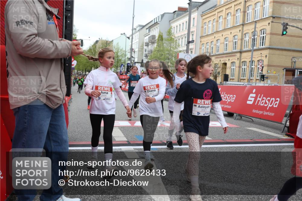 25.04.2026 - Das Zehntel Strokosch-Dieckow http://msf.ph/oto/9628433 25.04.2026 09:02:10 Ziel 1101, 1109, 1114, 1534, 1604, 2210, 2240, 2301, 2889, 2891, 2932, 2957, 3021, 3135, 3171, 3177, 3199, 3371, 3374, 3477, 3489, 3490, 3543 meine-sportfotos.de