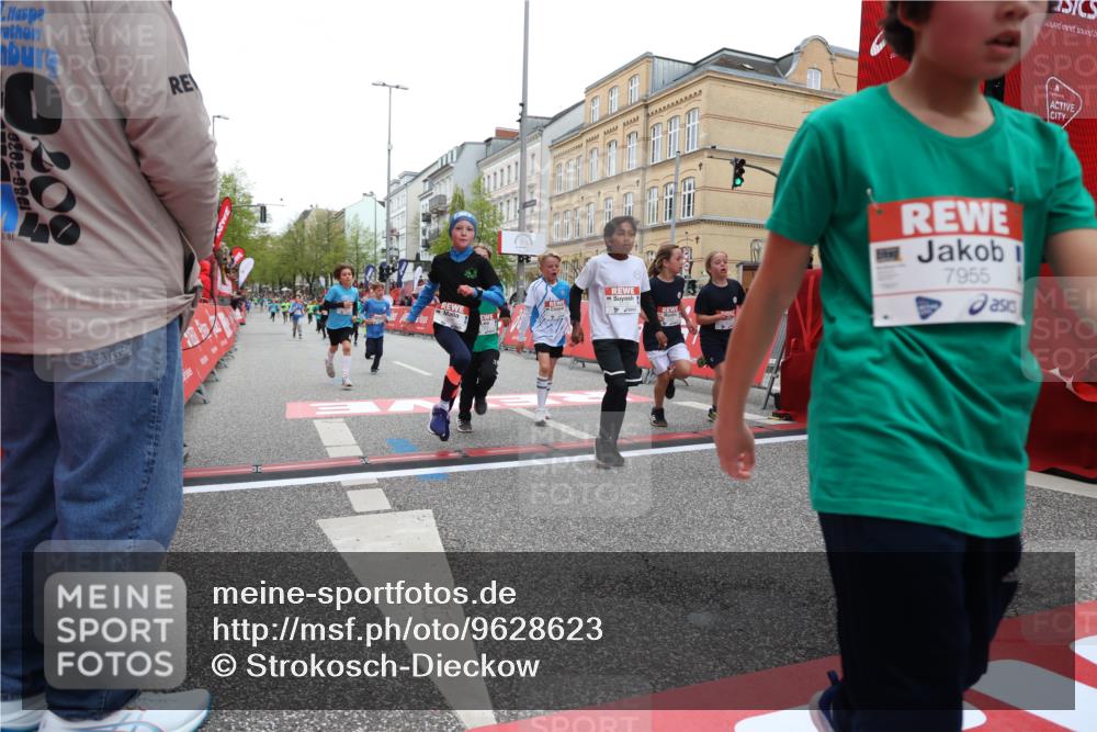 25.04.2026 - Das Zehntel Strokosch-Dieckow http://msf.ph/oto/9628623 25.04.2026 10:51:25 Ziel 5110, 5481, 5566, 5572, 5580, 6039, 6099, 6336, 6910, 6919, 7391, 7546, 7725, 7955, 7968 meine-sportfotos.de