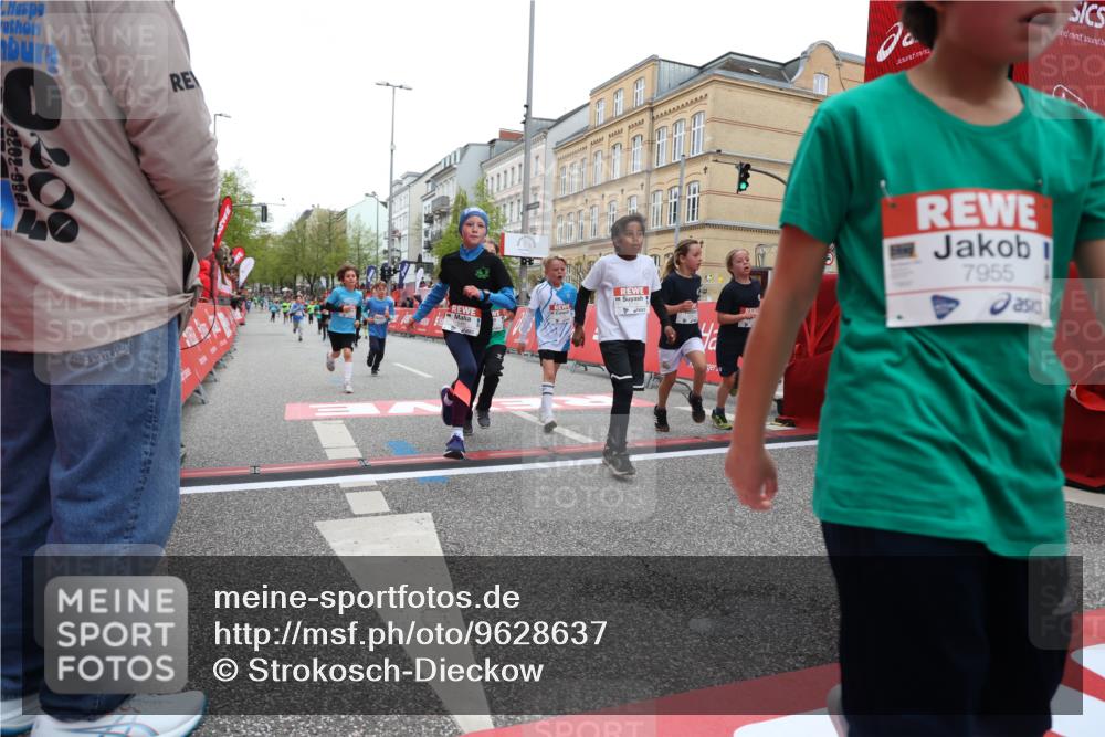 25.04.2026 - Das Zehntel Strokosch-Dieckow http://msf.ph/oto/9628637 25.04.2026 10:51:26 Ziel 5110, 5481, 5566, 5572, 5580, 6039, 6336, 6910, 6919, 7337, 7391, 7546, 7725, 7955, 7968 meine-sportfotos.de