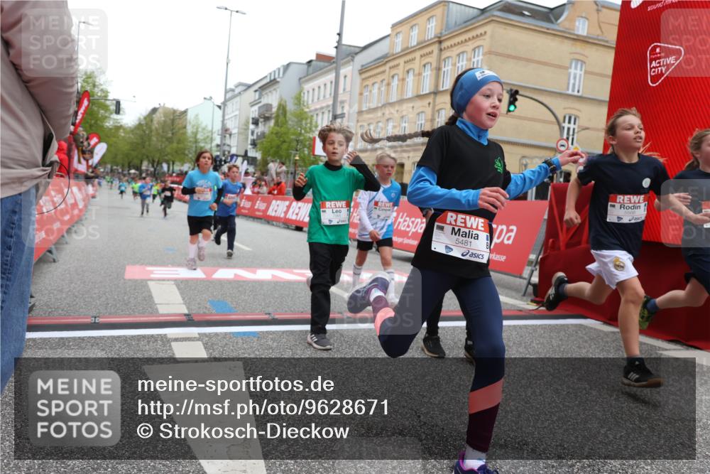25.04.2026 - Das Zehntel Strokosch-Dieckow http://msf.ph/oto/9628671 25.04.2026 10:51:26 Ziel 5110, 5481, 5566, 5572, 5580, 6039, 6336, 6910, 6919, 7337, 7391, 7546, 7725, 7955, 7968 meine-sportfotos.de