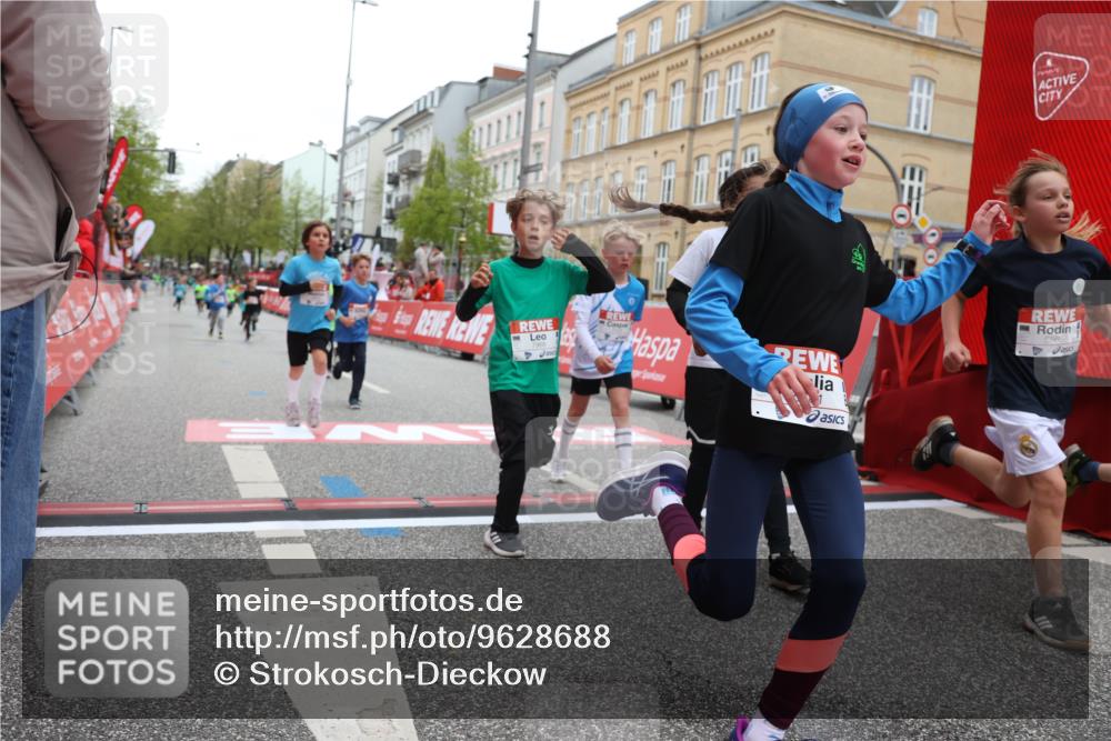 25.04.2026 - Das Zehntel Strokosch-Dieckow http://msf.ph/oto/9628688 25.04.2026 10:51:26 Ziel 5110, 5481, 5566, 5572, 5580, 6039, 6336, 6910, 6919, 7337, 7391, 7546, 7725, 7955, 7968 meine-sportfotos.de