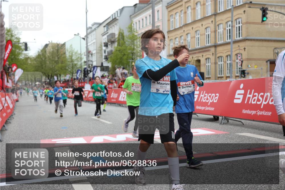 25.04.2026 - Das Zehntel Strokosch-Dieckow http://msf.ph/oto/9628836 25.04.2026 10:51:28 Ziel 5110, 5481, 5566, 5572, 5834, 6039, 6336, 6343, 6353, 6508, 6910, 6993, 7337, 7391, 7725, 7955, 7968 meine-sportfotos.de