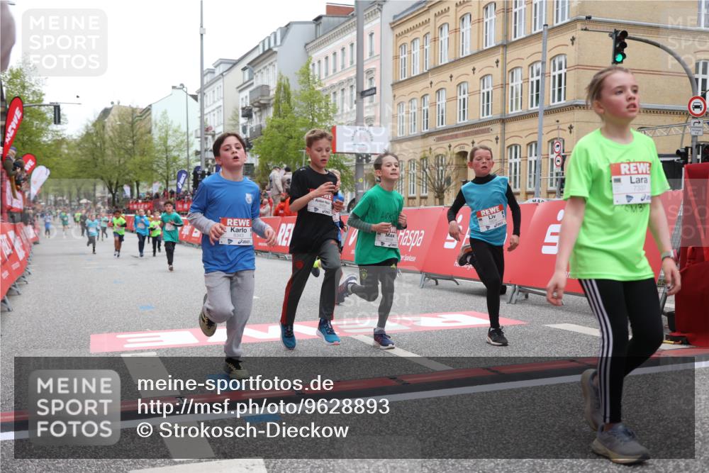 25.04.2026 - Das Zehntel Strokosch-Dieckow http://msf.ph/oto/9628893 25.04.2026 10:51:30 Ziel 5110, 5481, 5566, 5572, 5834, 6336, 6343, 6353, 6508, 6910, 6993, 7337, 7725, 7968 meine-sportfotos.de