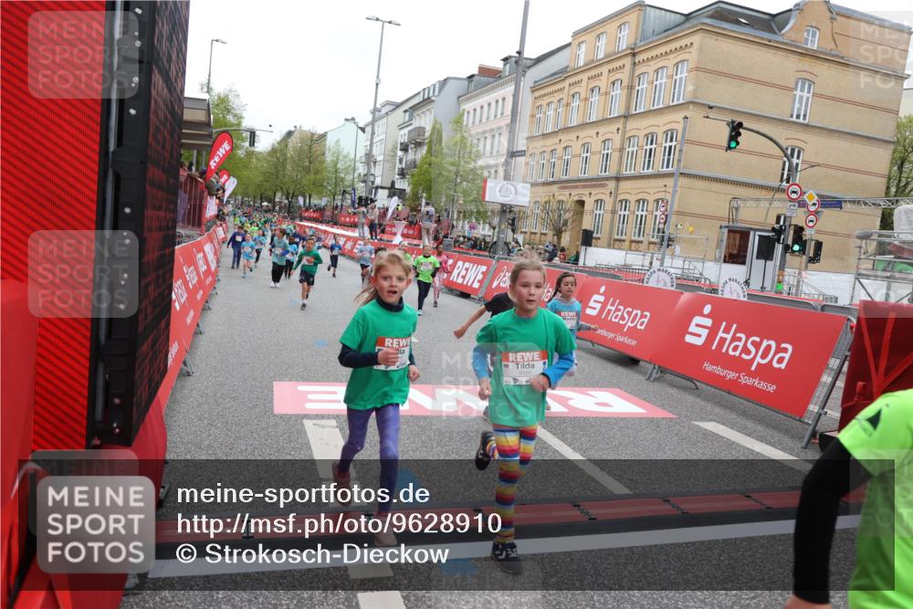 25.04.2026 - Das Zehntel Strokosch-Dieckow http://msf.ph/oto/9628910 25.04.2026 11:04:27 Ziel 5630, 5645, 5945, 5948, 5971, 6460, 6466, 6567, 6593, 6664, 7064, 7087, 7117, 7237, 7994 meine-sportfotos.de