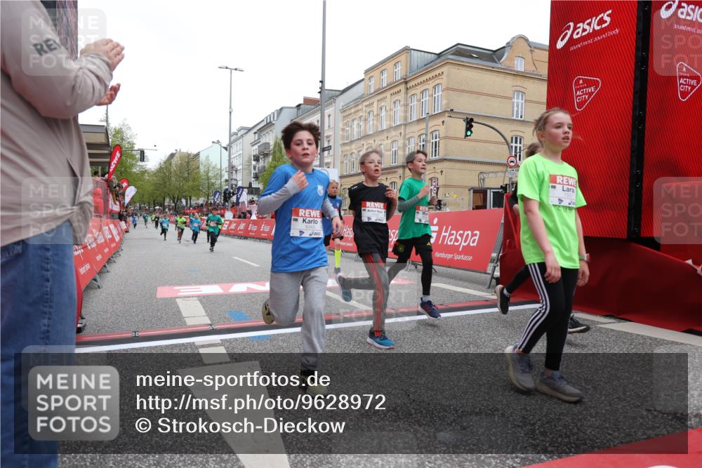 25.04.2026 - Das Zehntel Strokosch-Dieckow http://msf.ph/oto/9628972 25.04.2026 10:51:30 Ziel 5110, 5481, 5566, 5572, 5834, 6336, 6343, 6353, 6508, 6910, 6993, 7337, 7725, 7968 meine-sportfotos.de