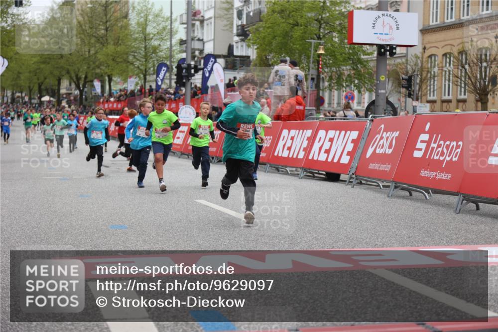 25.04.2026 - Das Zehntel Strokosch-Dieckow http://msf.ph/oto/9629097 25.04.2026 10:51:32 Ziel 5273, 5276, 5281, 5834, 5924, 6336, 6343, 6353, 6508, 6910, 6993, 7337, 7725 meine-sportfotos.de