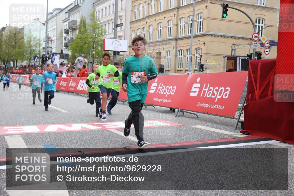 25.04.2026 - Das Zehntel Strokosch-Dieckow http://msf.ph/oto/9629228 25.04.2026 10:51:34 Ziel 5273, 5276, 5281, 5728, 5752, 5834, 5924, 6343, 6353, 6508, 6993, 7337 meine-sportfotos.de