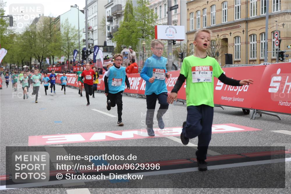25.04.2026 - Das Zehntel Strokosch-Dieckow http://msf.ph/oto/9629396 25.04.2026 10:51:35 Ziel 5273, 5276, 5281, 5728, 5752, 5834, 5924, 6151, 6343, 6353, 6508, 6966, 6993 meine-sportfotos.de
