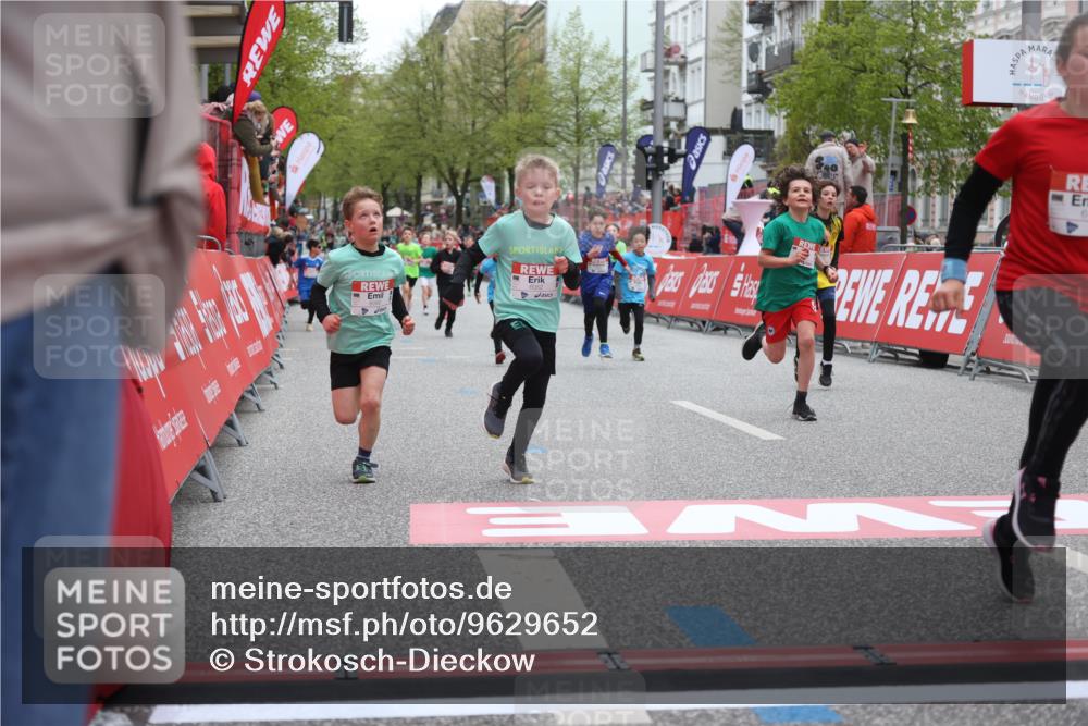 25.04.2026 - Das Zehntel Strokosch-Dieckow http://msf.ph/oto/9629652 25.04.2026 10:51:37 Ziel 5273, 5276, 5281, 5728, 5752, 5924, 6040, 6052, 6151, 6966, 7935 meine-sportfotos.de