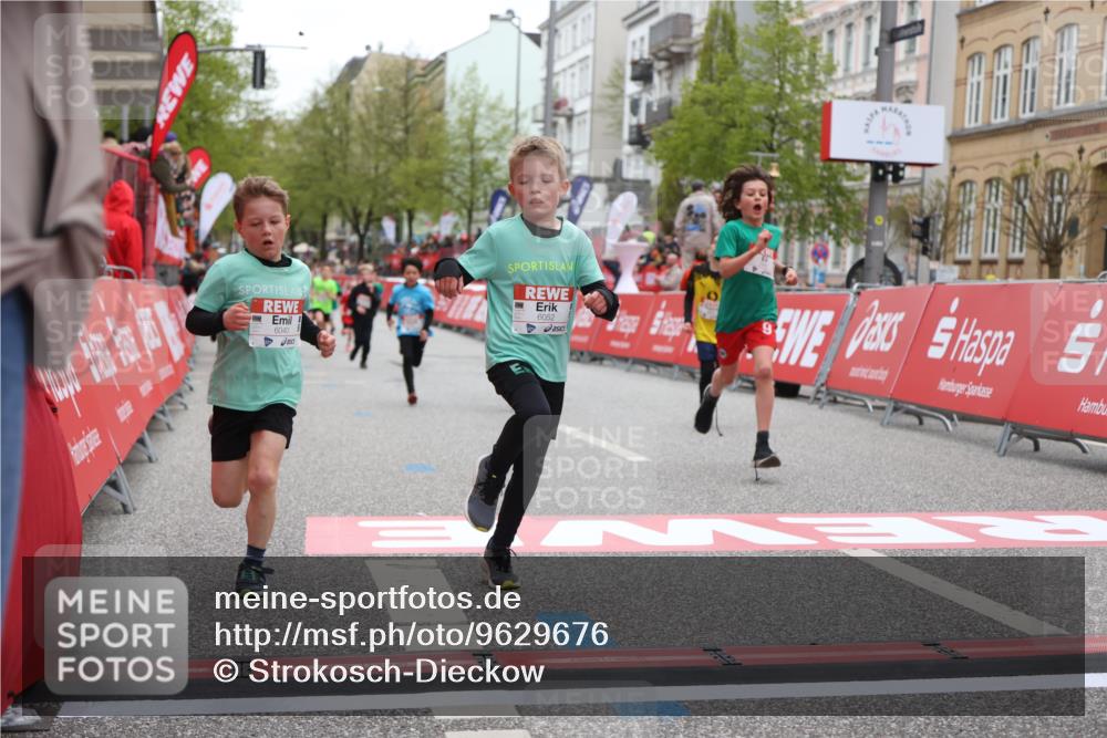 25.04.2026 - Das Zehntel Strokosch-Dieckow http://msf.ph/oto/9629676 25.04.2026 10:51:38 Ziel 5273, 5276, 5281, 5728, 5752, 5924, 6040, 6052, 6151, 6890, 6907, 6966, 7935, 8061 meine-sportfotos.de