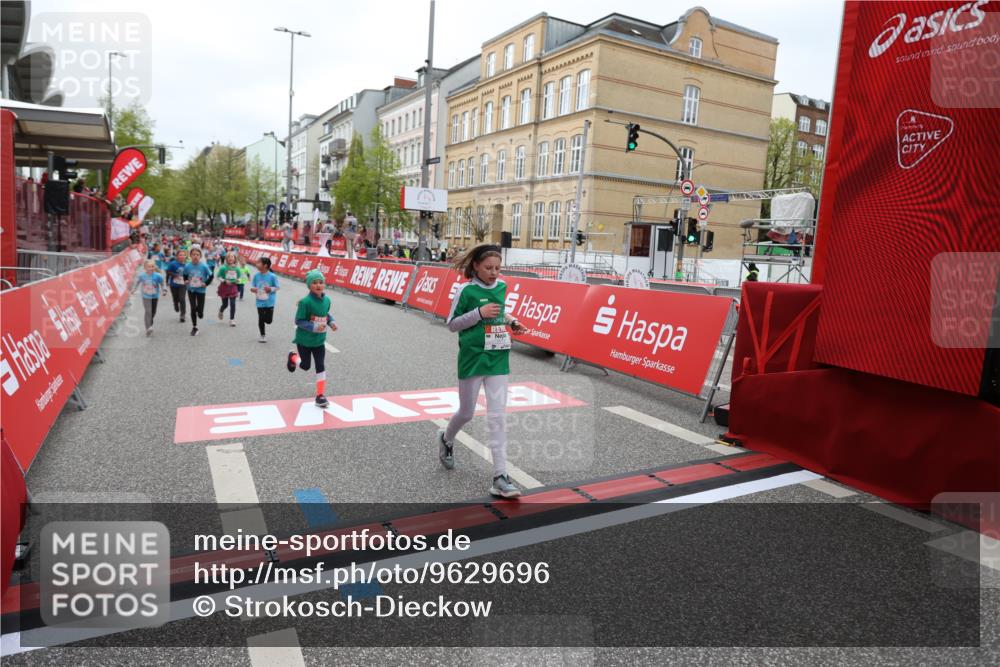 25.04.2026 - Das Zehntel Strokosch-Dieckow http://msf.ph/oto/9629696 25.04.2026 11:07:15 Ziel 5893, 5919, 6796, 6807 meine-sportfotos.de