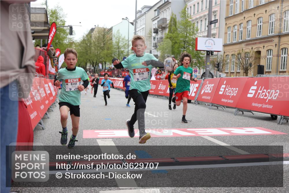 25.04.2026 - Das Zehntel Strokosch-Dieckow http://msf.ph/oto/9629707 25.04.2026 10:51:38 Ziel 5273, 5276, 5281, 5728, 5752, 5924, 6040, 6052, 6151, 6890, 6907, 6966, 7935, 8061 meine-sportfotos.de