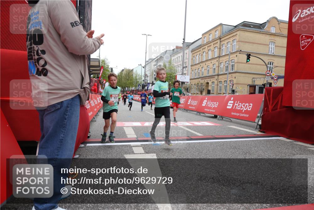 25.04.2026 - Das Zehntel Strokosch-Dieckow http://msf.ph/oto/9629729 25.04.2026 10:51:38 Ziel 5273, 5276, 5281, 5728, 5752, 5924, 6040, 6052, 6151, 6890, 6907, 6966, 7935, 8061 meine-sportfotos.de