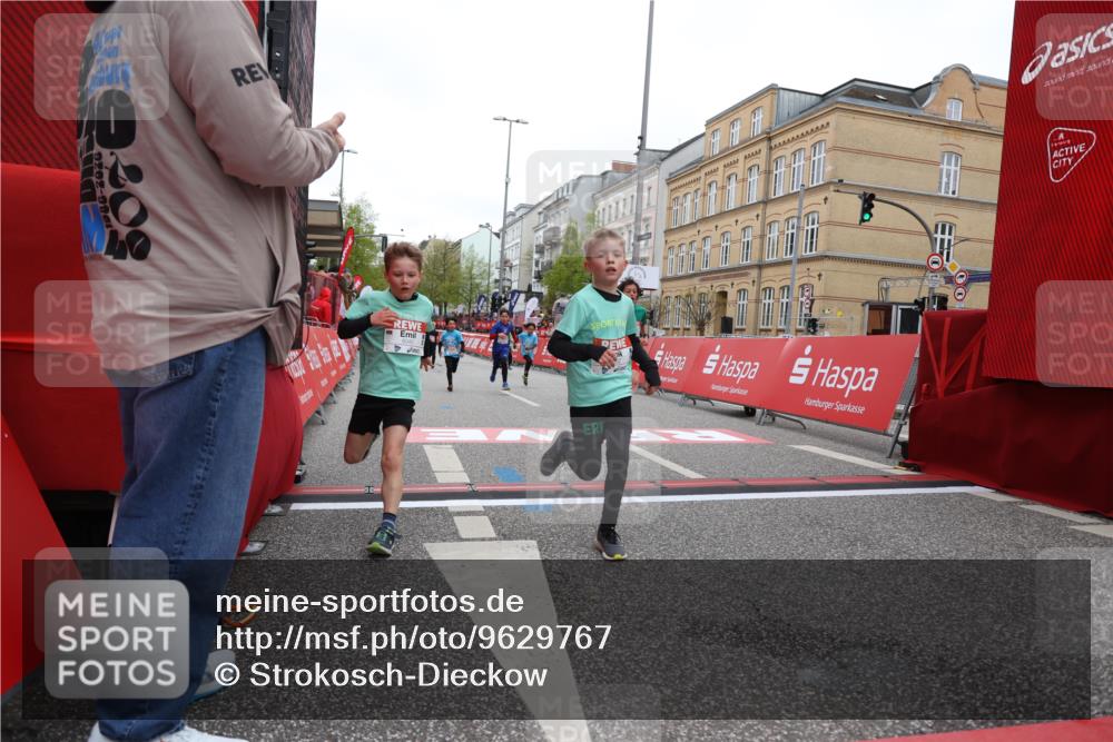 25.04.2026 - Das Zehntel Strokosch-Dieckow http://msf.ph/oto/9629767 25.04.2026 10:51:38 Ziel 5273, 5276, 5281, 5728, 5752, 5924, 6040, 6052, 6151, 6890, 6907, 6966, 7935, 8061 meine-sportfotos.de