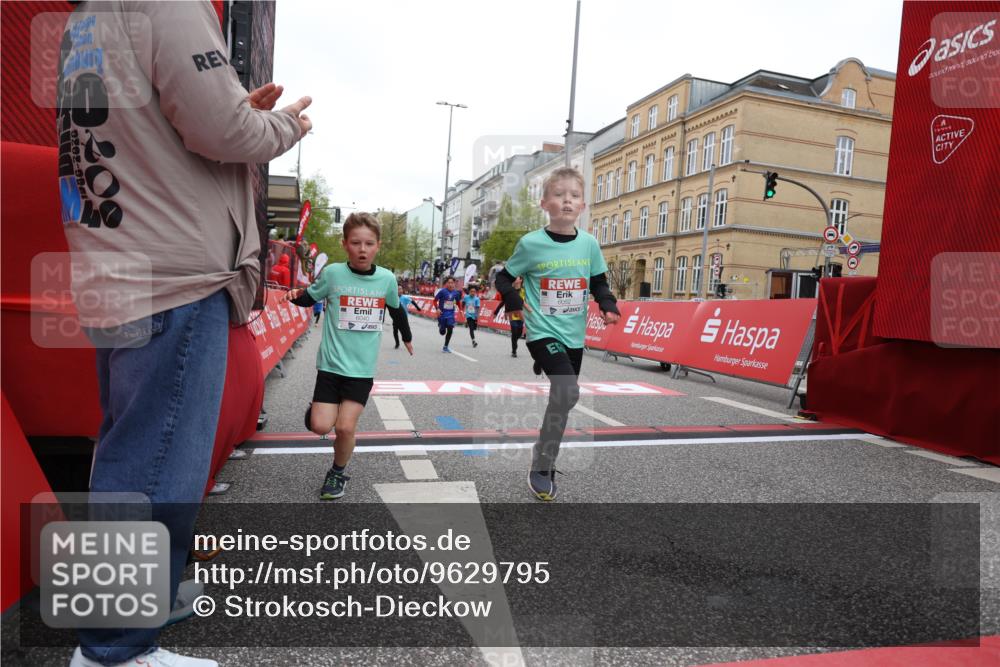 25.04.2026 - Das Zehntel Strokosch-Dieckow http://msf.ph/oto/9629795 25.04.2026 10:51:39 Ziel 5273, 5276, 5281, 5728, 5752, 5924, 6040, 6052, 6151, 6890, 6907, 6966, 7935, 8061 meine-sportfotos.de