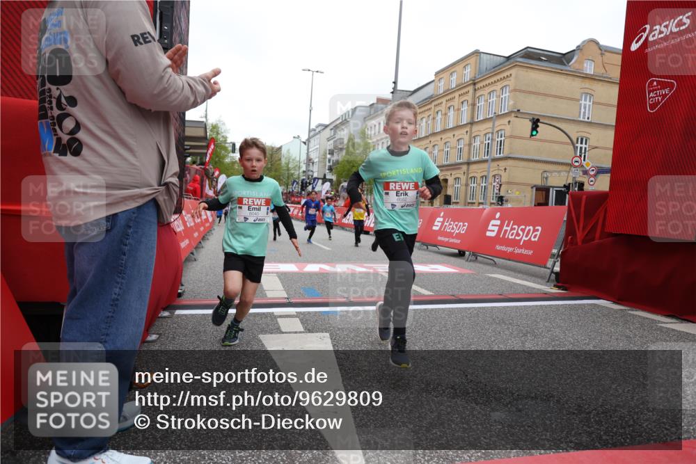 25.04.2026 - Das Zehntel Strokosch-Dieckow http://msf.ph/oto/9629809 25.04.2026 10:51:39 Ziel 5273, 5276, 5281, 5728, 5752, 5924, 6040, 6052, 6151, 6890, 6907, 6966, 7935, 8061 meine-sportfotos.de