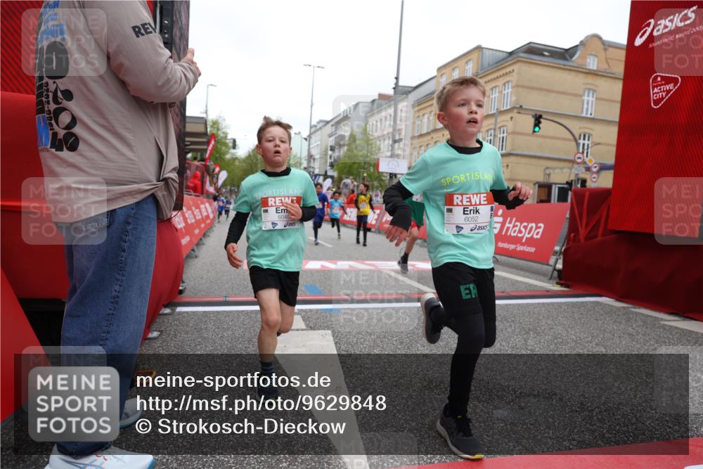 25.04.2026 - Das Zehntel Strokosch-Dieckow http://msf.ph/oto/9629848 25.04.2026 10:51:39 Ziel 5273, 5276, 5281, 5728, 5752, 5924, 6040, 6052, 6151, 6890, 6907, 6966, 7935, 8061 meine-sportfotos.de