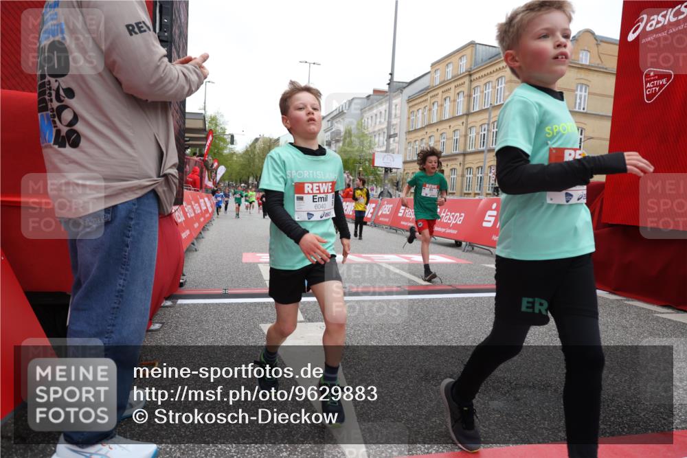 25.04.2026 - Das Zehntel Strokosch-Dieckow http://msf.ph/oto/9629883 25.04.2026 10:51:39 Ziel 5273, 5276, 5281, 5728, 5752, 5924, 6040, 6052, 6151, 6890, 6907, 6966, 7935, 8061 meine-sportfotos.de