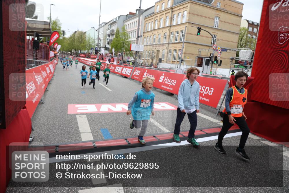 25.04.2026 - Das Zehntel Strokosch-Dieckow http://msf.ph/oto/9629895 25.04.2026 11:07:05 Ziel 5191, 5607, 5620, 5639, 5890, 6621, 6769, 6775, 7068, 7083, 7353, 7354, 7415, 7418, 7765, 7816, 7871 meine-sportfotos.de