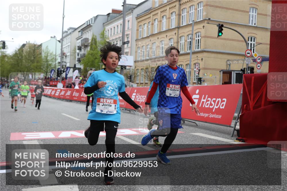 25.04.2026 - Das Zehntel Strokosch-Dieckow http://msf.ph/oto/9629953 25.04.2026 10:51:41 Ziel 5414, 5728, 5752, 6040, 6052, 6151, 6890, 6907, 6966, 7325, 7914, 7935, 8060, 8061 meine-sportfotos.de