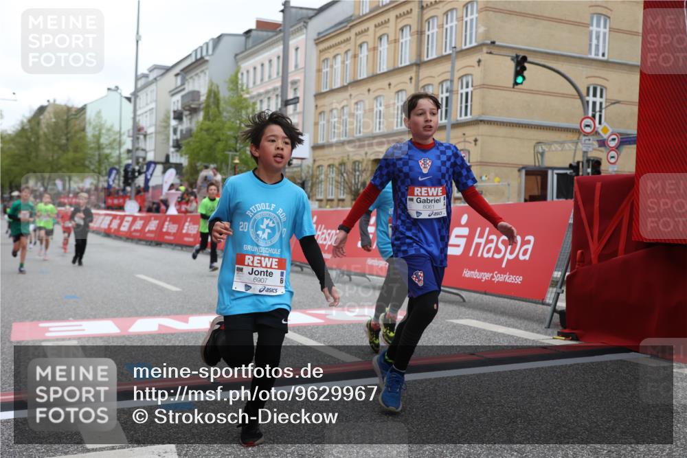 25.04.2026 - Das Zehntel Strokosch-Dieckow http://msf.ph/oto/9629967 25.04.2026 10:51:41 Ziel 5414, 5728, 5752, 6040, 6052, 6151, 6890, 6907, 6966, 7325, 7914, 7935, 8060, 8061 meine-sportfotos.de