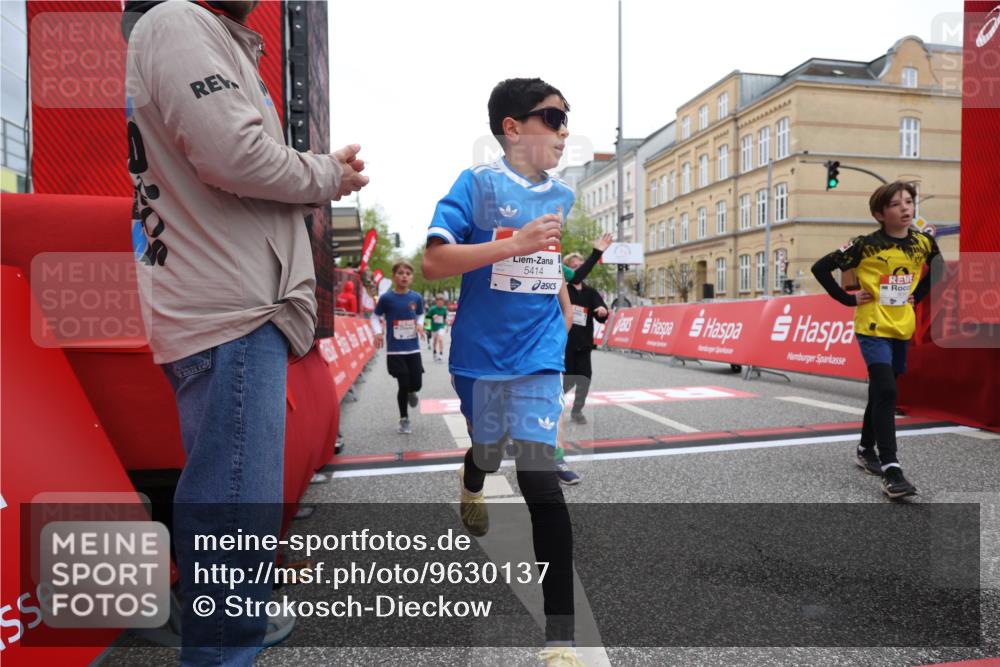 25.04.2026 - Das Zehntel Strokosch-Dieckow http://msf.ph/oto/9630137 25.04.2026 10:51:44 Ziel 5414, 5435, 6040, 6052, 6117, 6425, 6531, 6890, 6907, 6967, 7145, 7325, 7914, 7935, 8060, 8061 meine-sportfotos.de