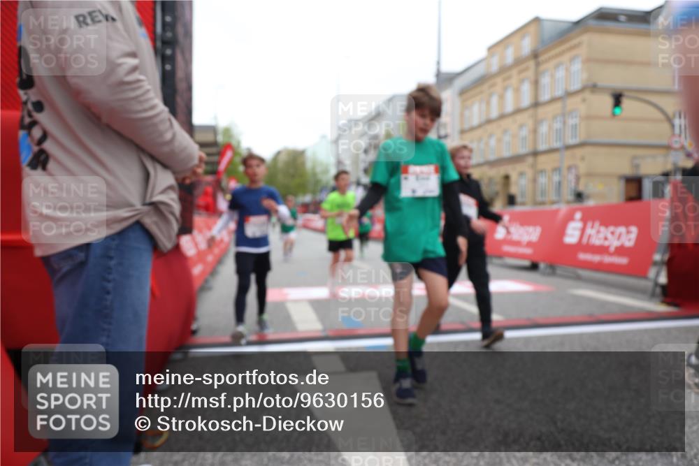 25.04.2026 - Das Zehntel Strokosch-Dieckow http://msf.ph/oto/9630156 25.04.2026 10:51:44 Ziel 5414, 5435, 6040, 6052, 6117, 6425, 6531, 6890, 6907, 6967, 7145, 7325, 7914, 7935, 8060, 8061 meine-sportfotos.de