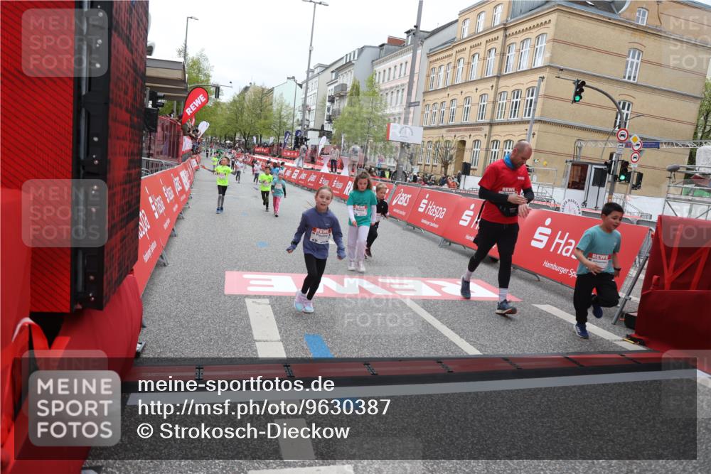 25.04.2026 - Das Zehntel Strokosch-Dieckow http://msf.ph/oto/9630387 25.04.2026 11:06:17 Ziel 5051, 5121, 5875, 7268, 7295, 7471, 8073 meine-sportfotos.de