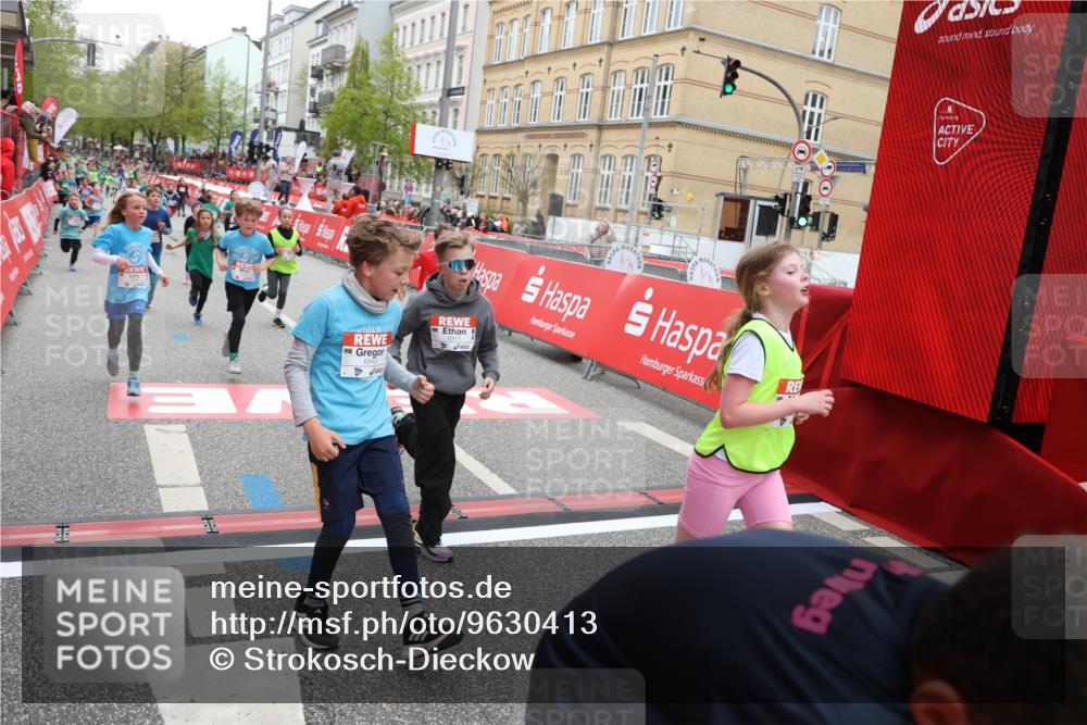 25.04.2026 - Das Zehntel Strokosch-Dieckow http://msf.ph/oto/9630413 25.04.2026 10:52:03 Ziel 5415, 5500, 5517, 5761, 6055, 6068, 6077, 6083, 6097, 6124, 6342, 6712, 6721, 6917, 6936, 6942, 6951, 7545, 7880, 7910, 7913, 8023, 8039 meine-sportfotos.de
