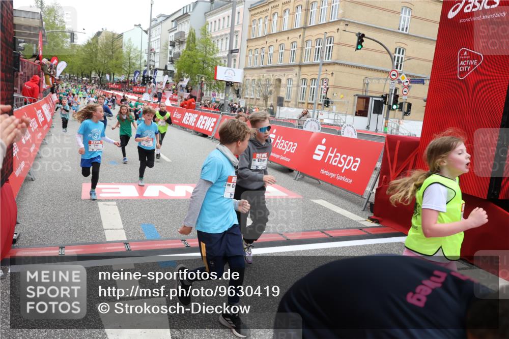 25.04.2026 - Das Zehntel Strokosch-Dieckow http://msf.ph/oto/9630419 25.04.2026 10:52:03 Ziel 5415, 5500, 5517, 5761, 6055, 6068, 6077, 6083, 6097, 6124, 6342, 6712, 6721, 6917, 6936, 6942, 6951, 7545, 7880, 7910, 7913, 8023, 8039 meine-sportfotos.de