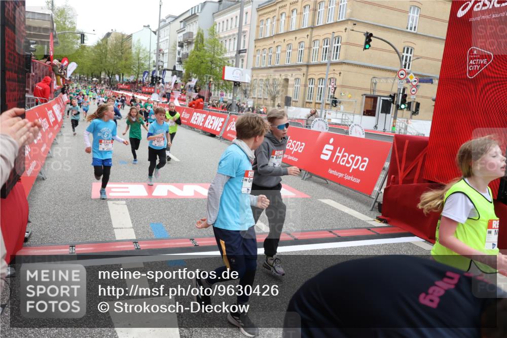 25.04.2026 - Das Zehntel Strokosch-Dieckow http://msf.ph/oto/9630426 25.04.2026 10:52:03 Ziel 5415, 5500, 5517, 5761, 6055, 6068, 6077, 6083, 6097, 6124, 6342, 6712, 6721, 6917, 6936, 6942, 6951, 7545, 7880, 7910, 7913, 8023, 8039 meine-sportfotos.de
