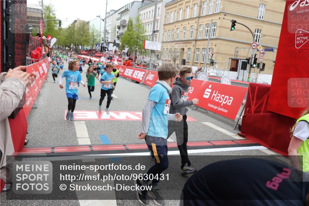 25.04.2026 - Das Zehntel Strokosch-Dieckow http://msf.ph/oto/9630431 25.04.2026 10:52:03 Ziel 5415, 5500, 5517, 5761, 6055, 6068, 6077, 6083, 6097, 6124, 6342, 6712, 6721, 6917, 6936, 6942, 6951, 7545, 7880, 7910, 7913, 8023, 8039 meine-sportfotos.de