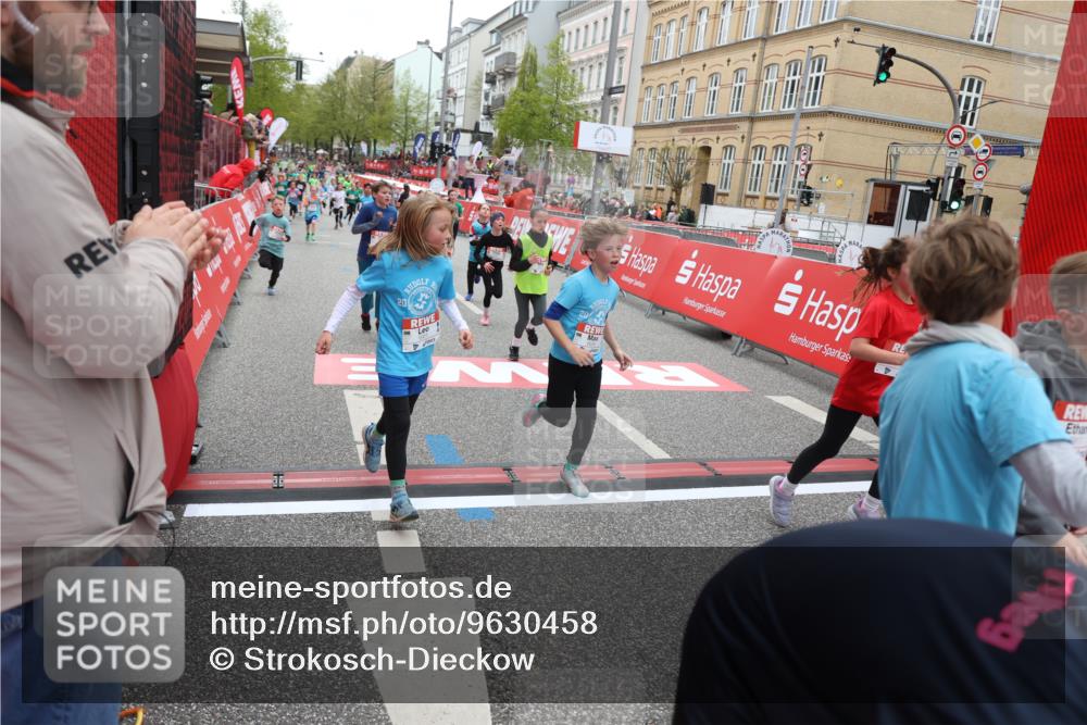 25.04.2026 - Das Zehntel Strokosch-Dieckow http://msf.ph/oto/9630458 25.04.2026 10:52:04 Ziel 5415, 5500, 5517, 5761, 6055, 6068, 6077, 6083, 6097, 6124, 6342, 6712, 6721, 6917, 6936, 6942, 6951, 7545, 7880, 7910, 7973, 8023, 8039 meine-sportfotos.de